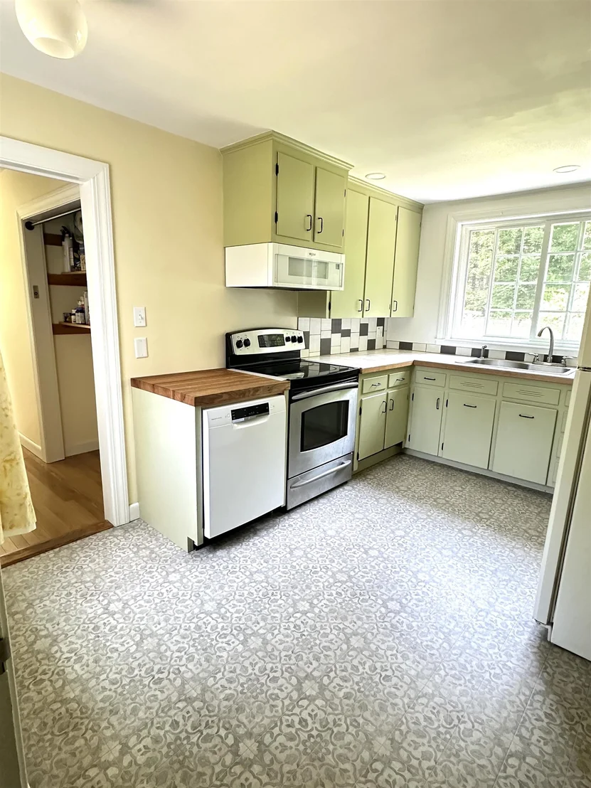 Photo of 720 Pine Banks