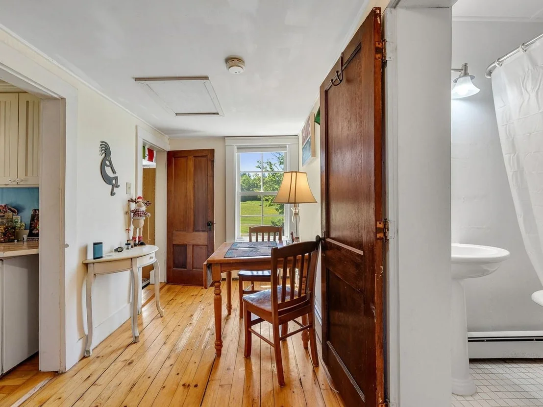 Photo of 609 Common