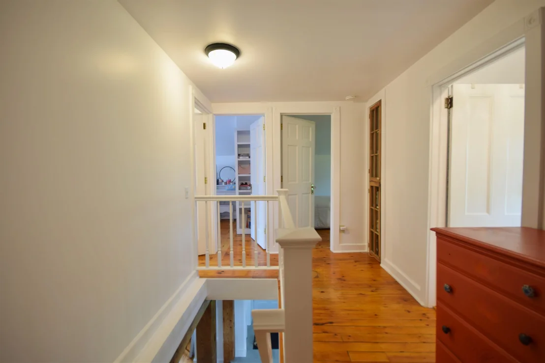Photo of 2835 Mountain View