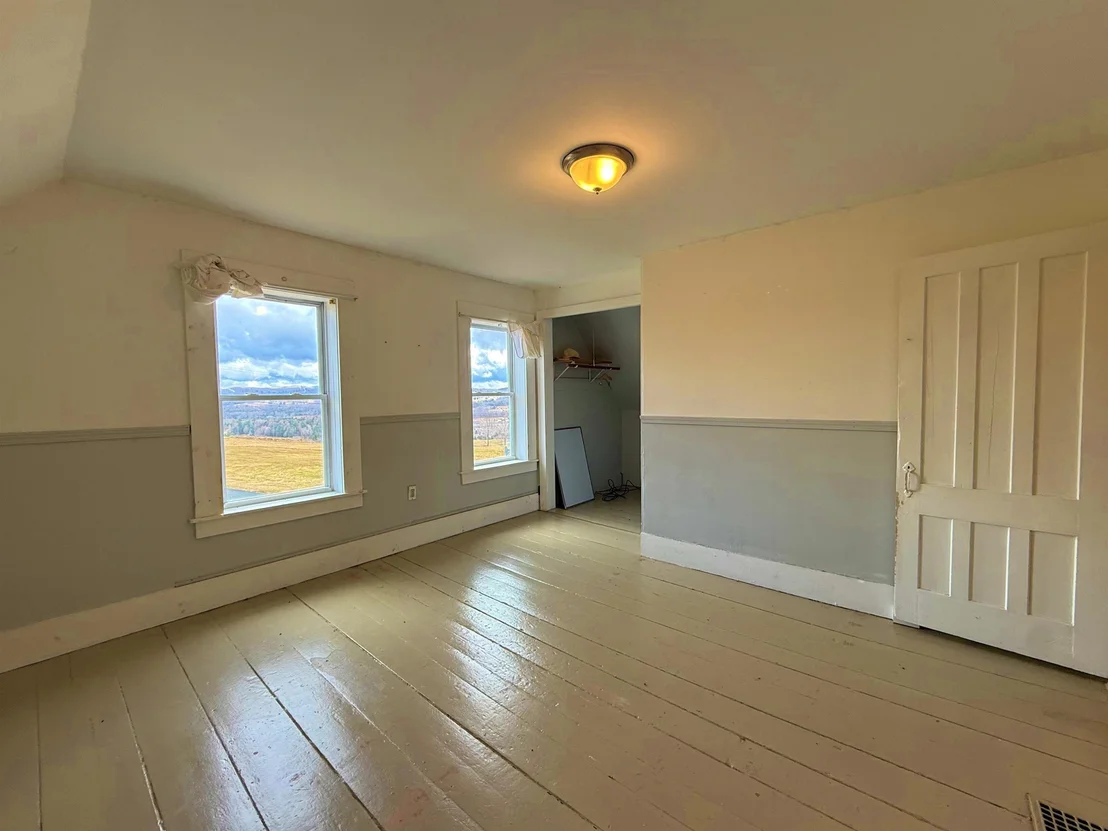 Photo of 2570 Maple Hill