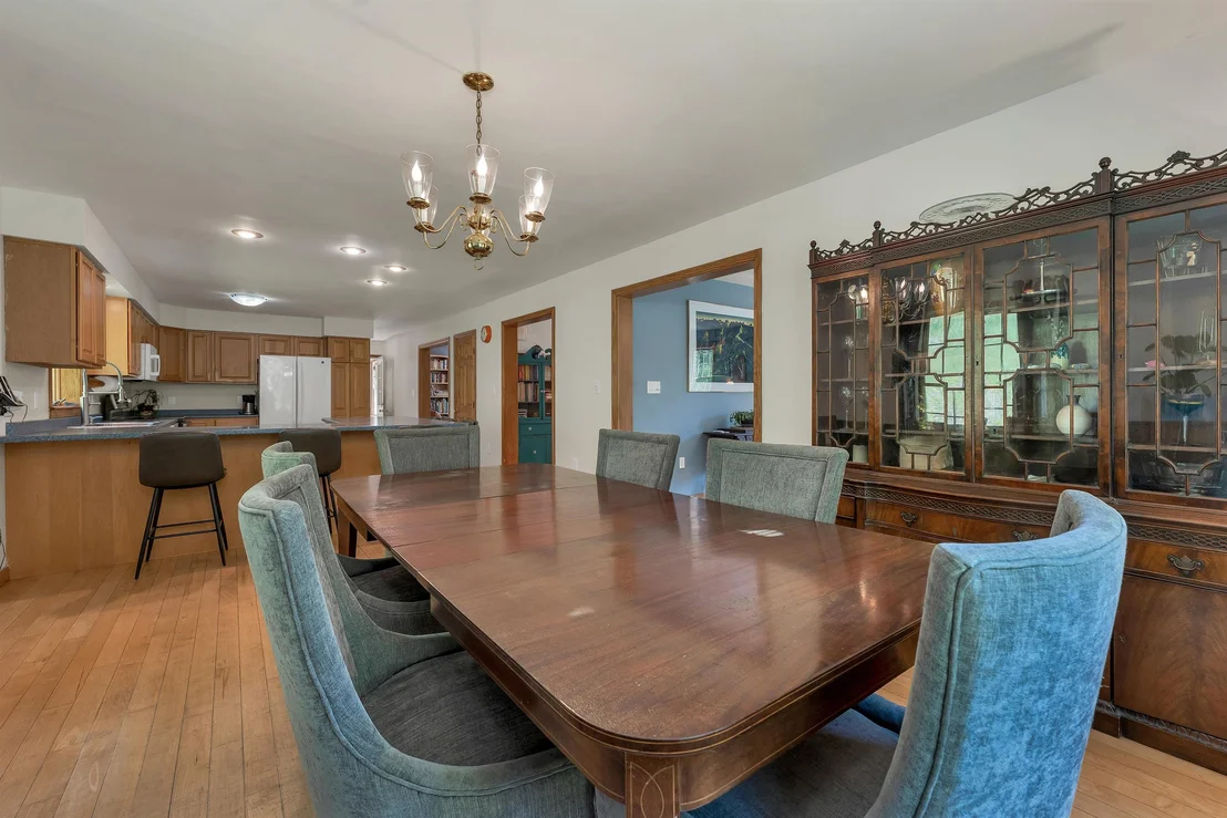 Photo of 1350 Barker