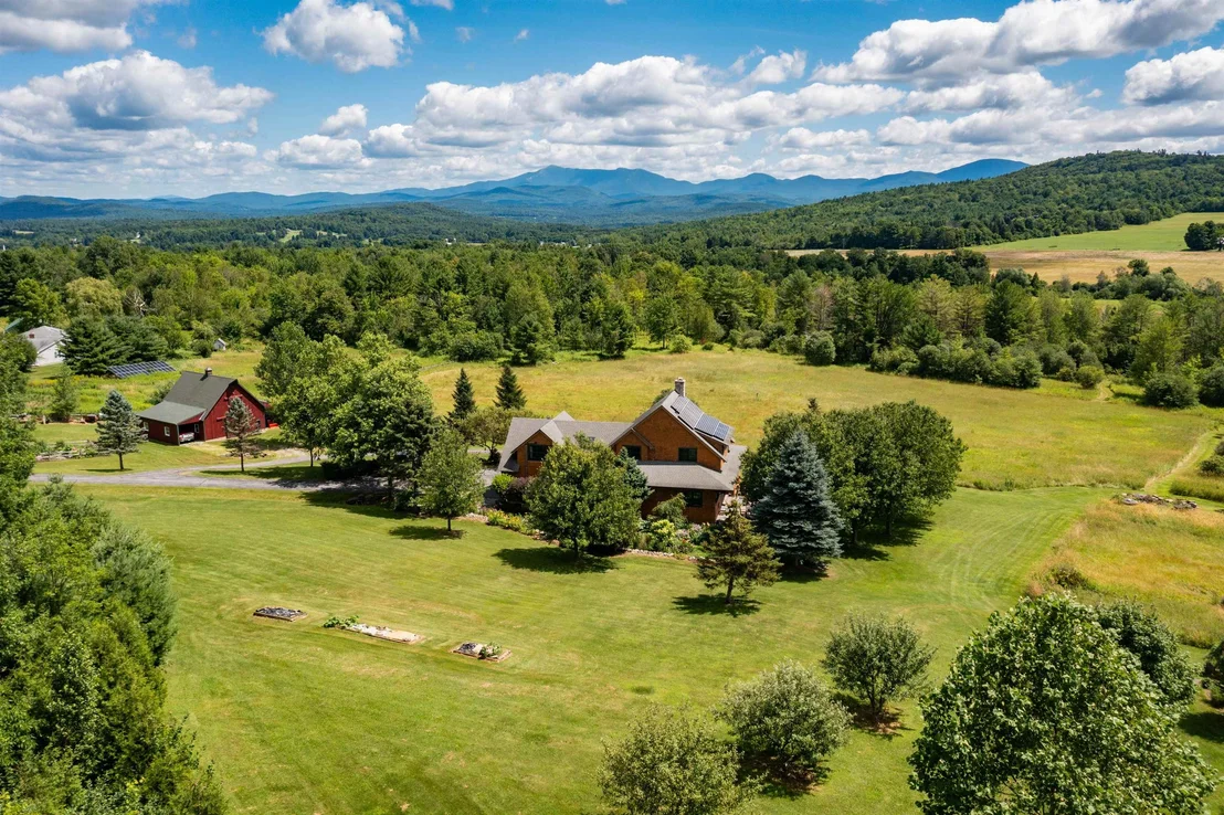 Photo of 947 Oak Hill