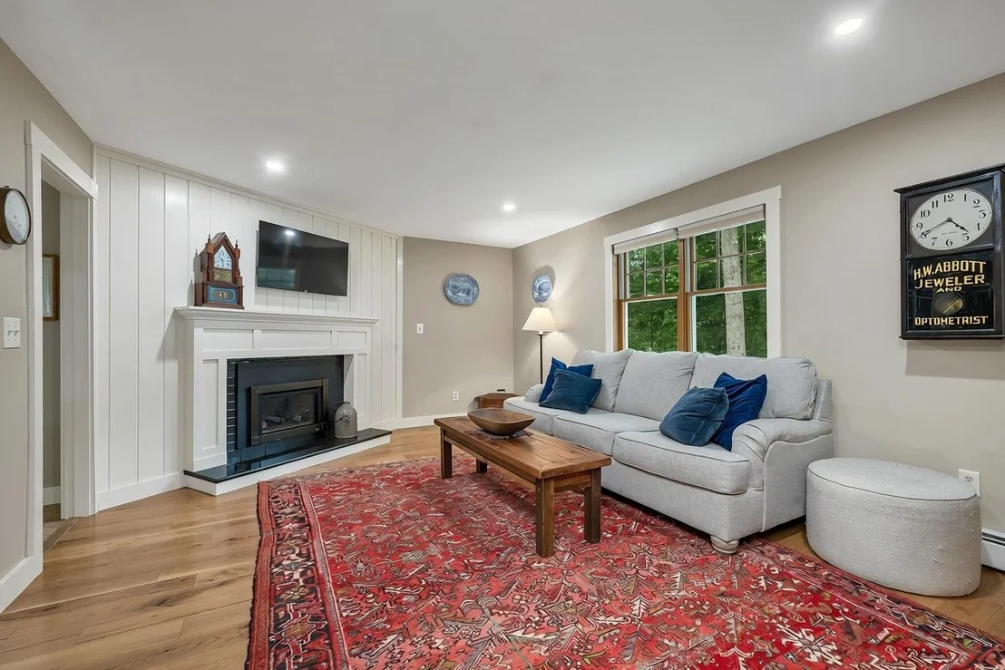 Photo of 3 Oak Knoll
