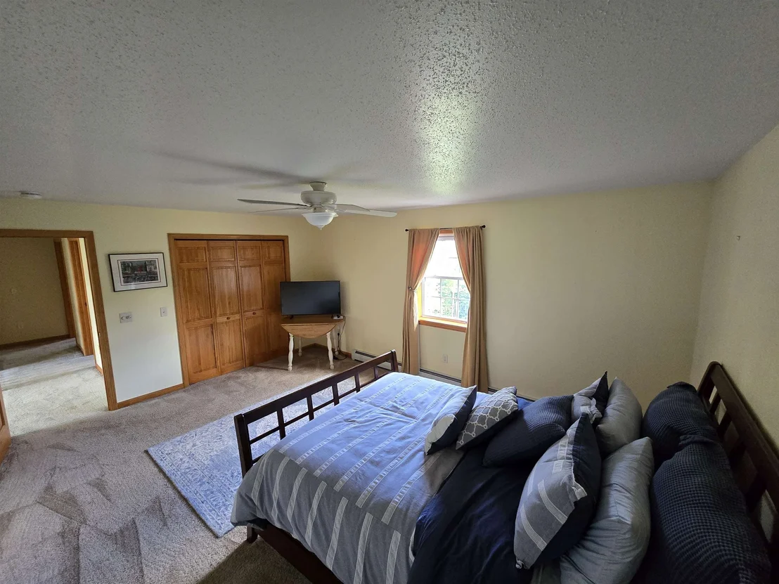 Photo of 892 Burton Hill