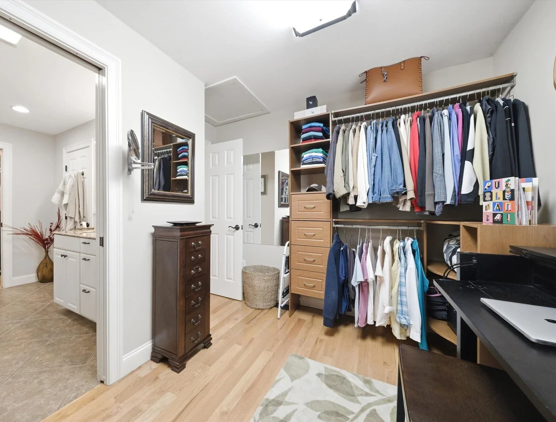 Photo of 9 Danforth