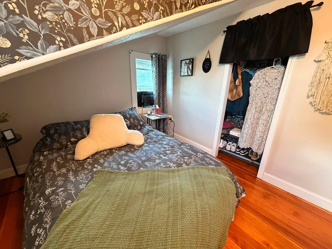 Photo of 98 Maple