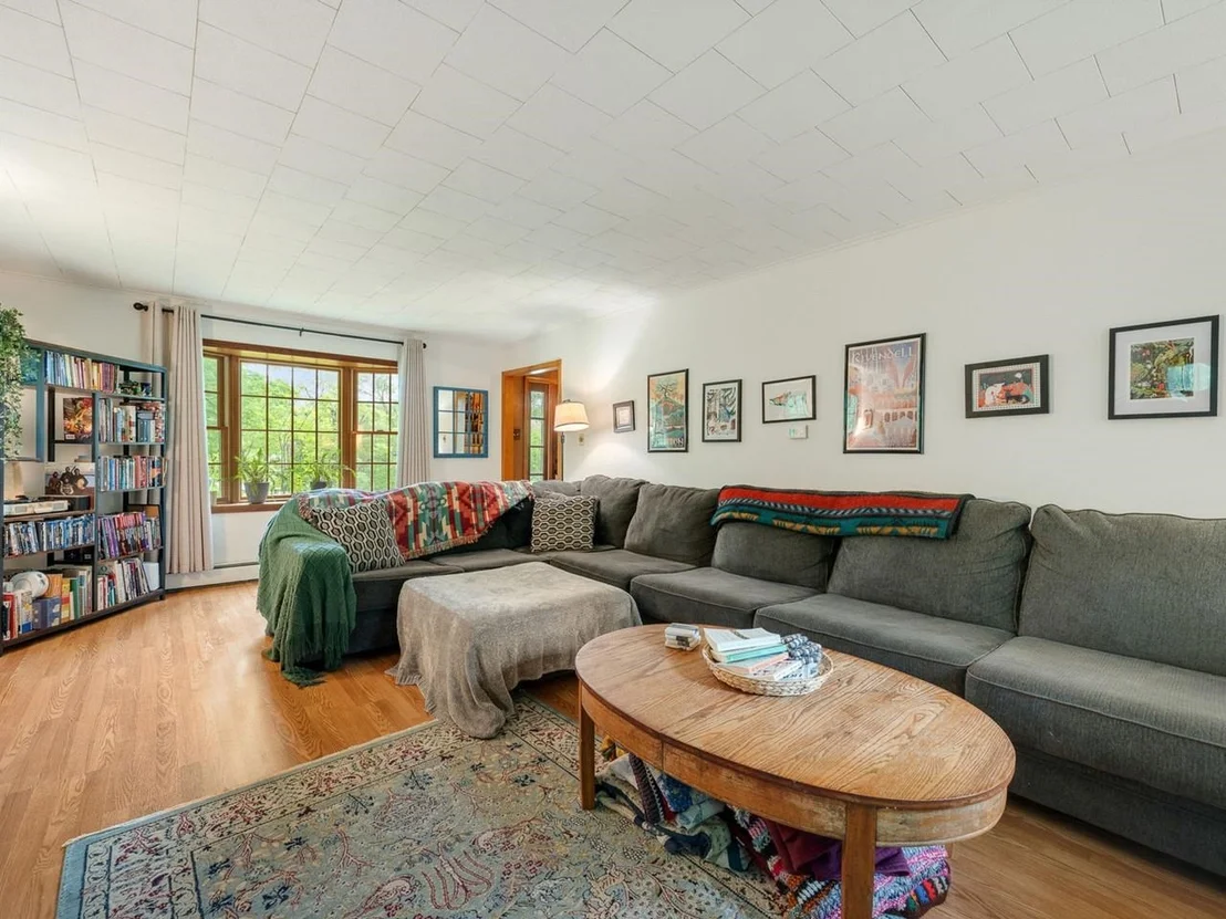 Photo of 1128 Hardscrabble