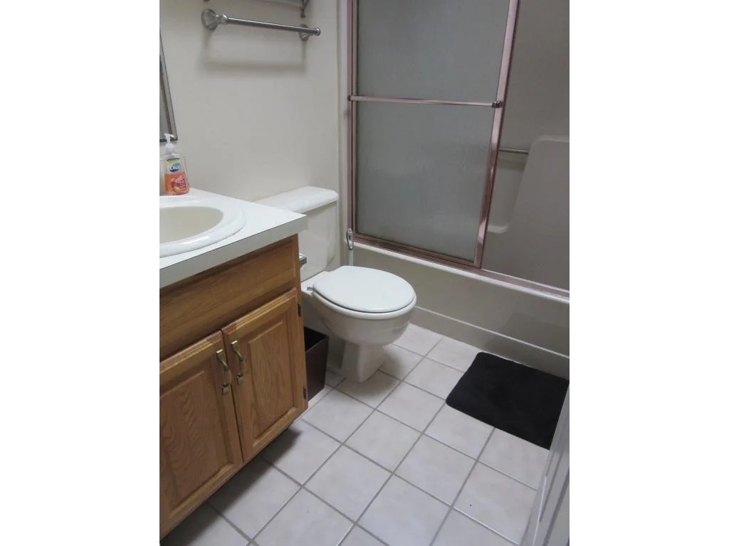 Photo of Unit 363 at 1465 Hooksett