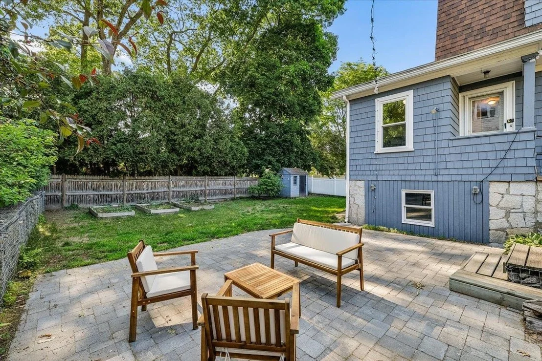 Photo of 838 Maple