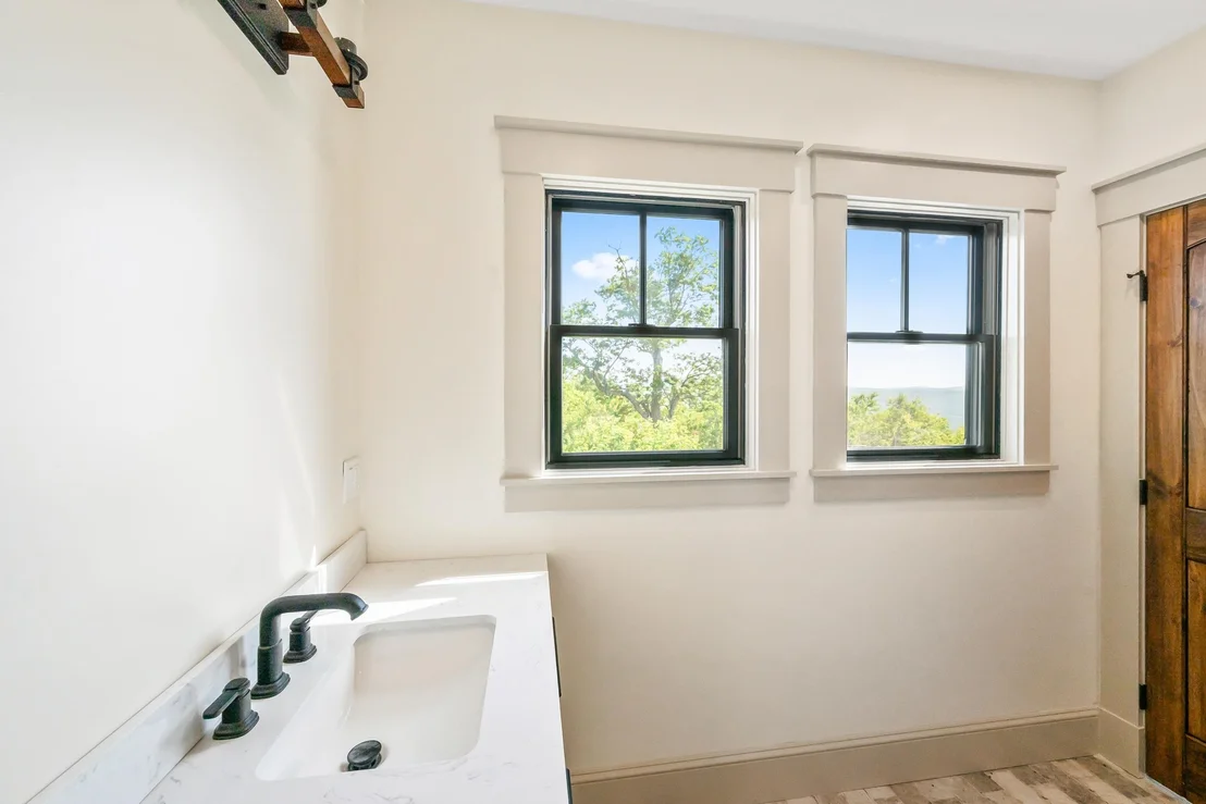 Photo of 4 Skyline