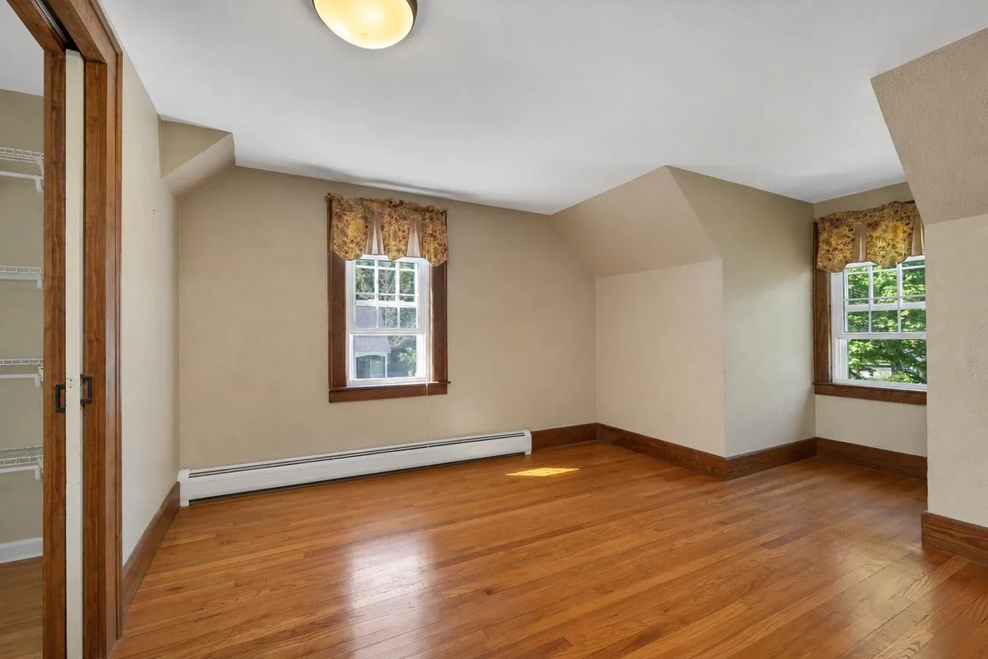 Photo of 2 Glendale