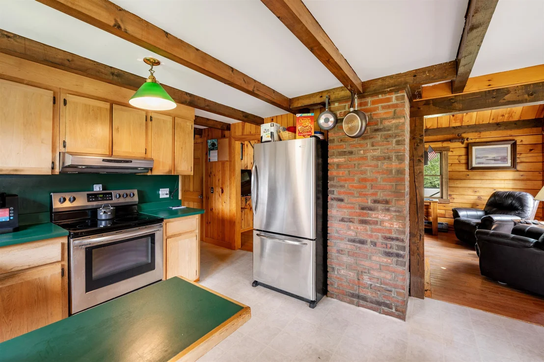 Photo of 44 Dubeau