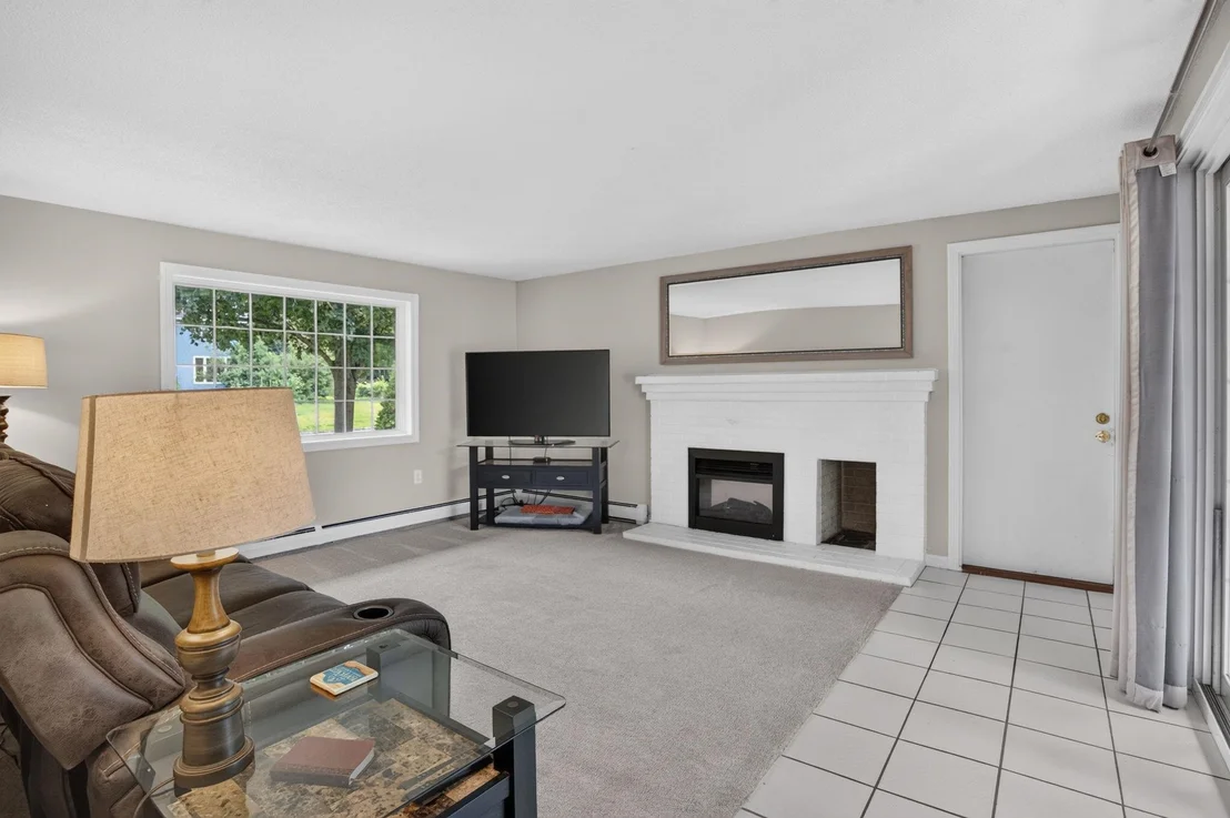 Photo of 2 Queensway