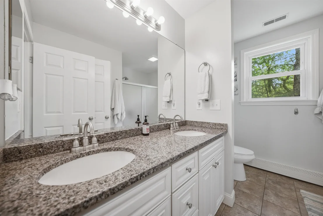 Photo of 7 Stony Point
