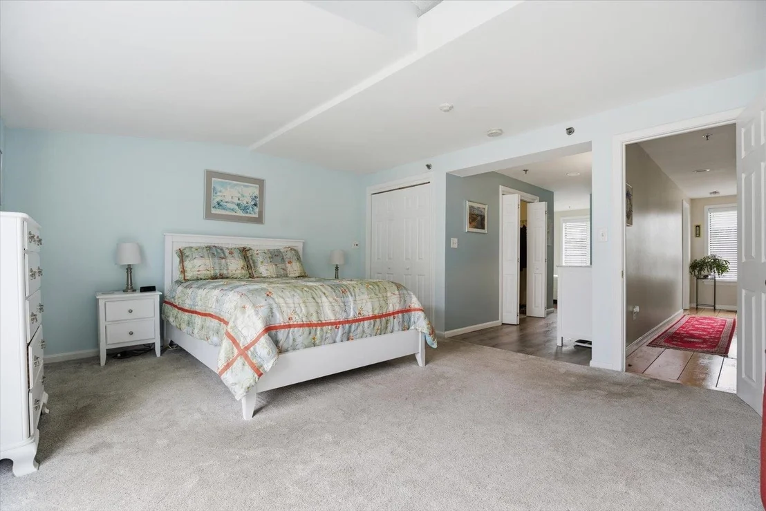 Photo of Unit 8 at 989 Ocean