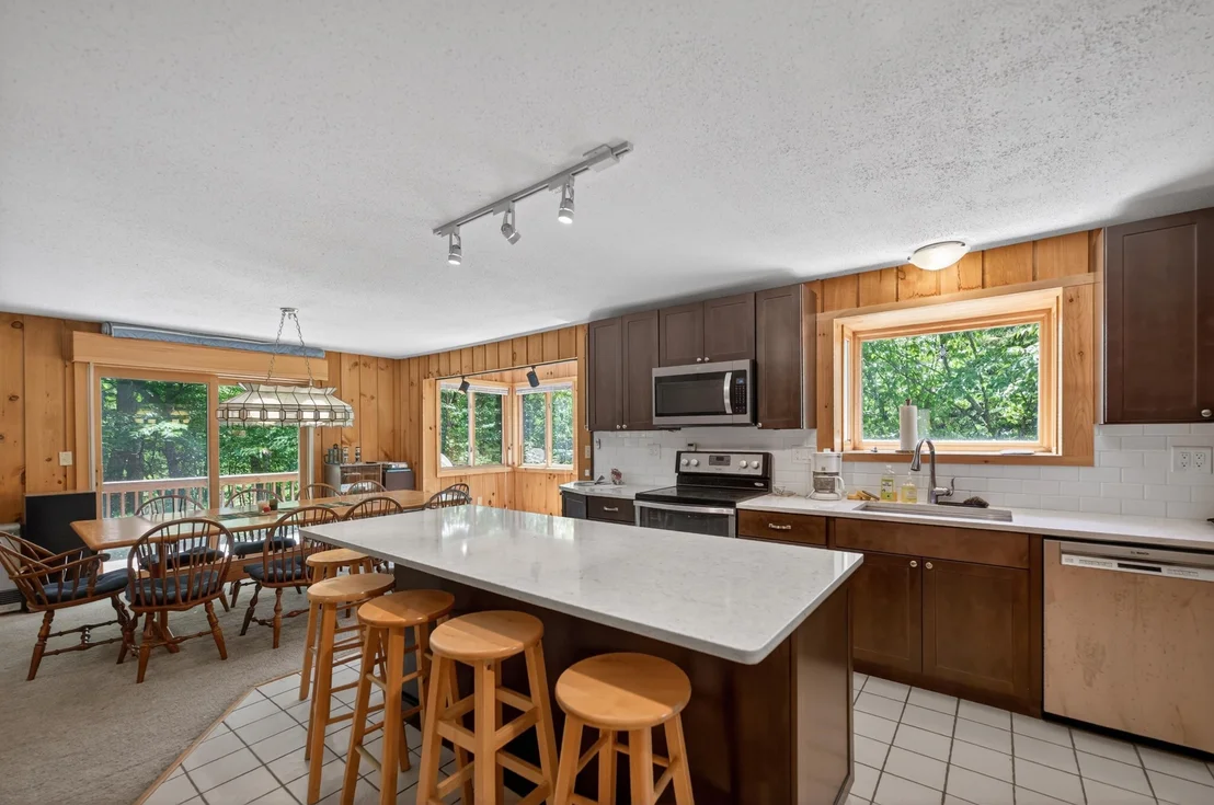 Photo of 36 Bears Den