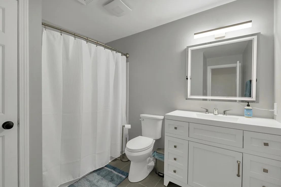 Photo of Unit 303 at 1465 Hooksett