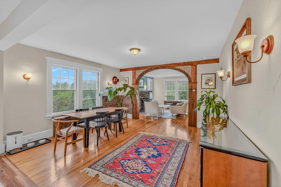 Photo of 905 Main