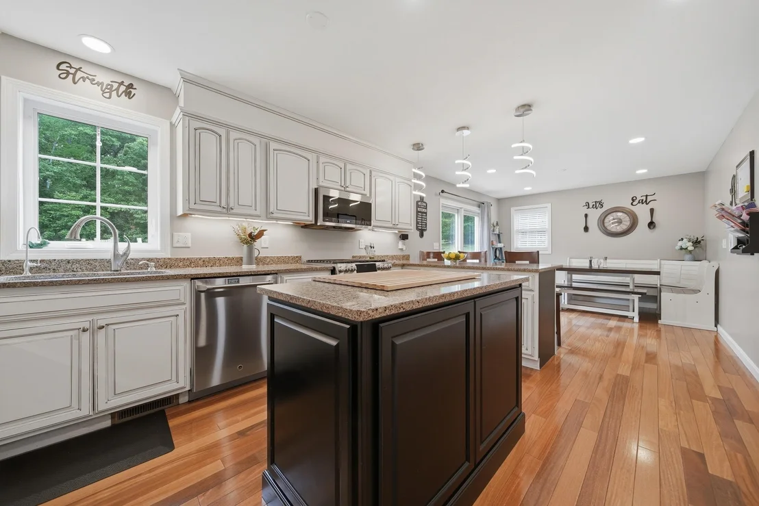 Photo of 6 Greystone