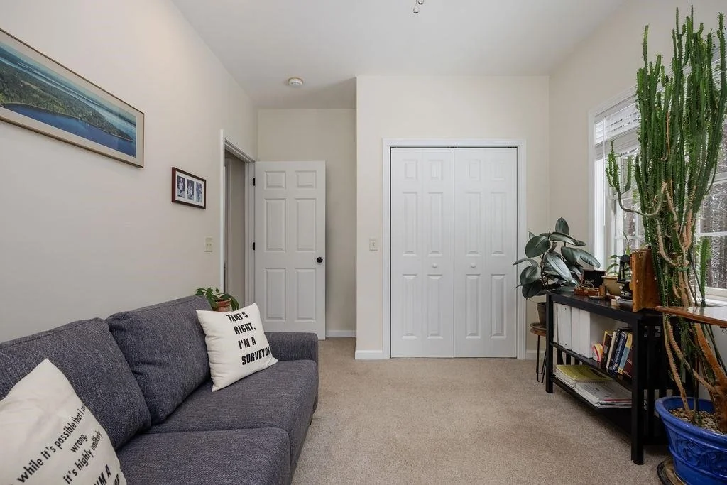 Photo of 3877 Main