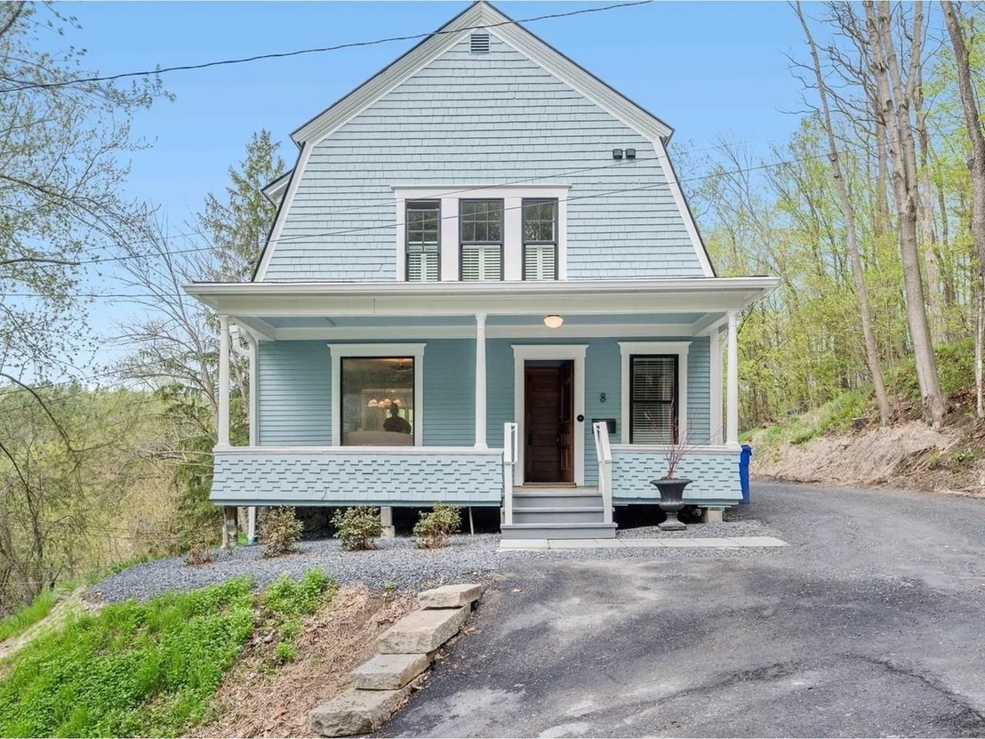 Photo of 8 Richardson