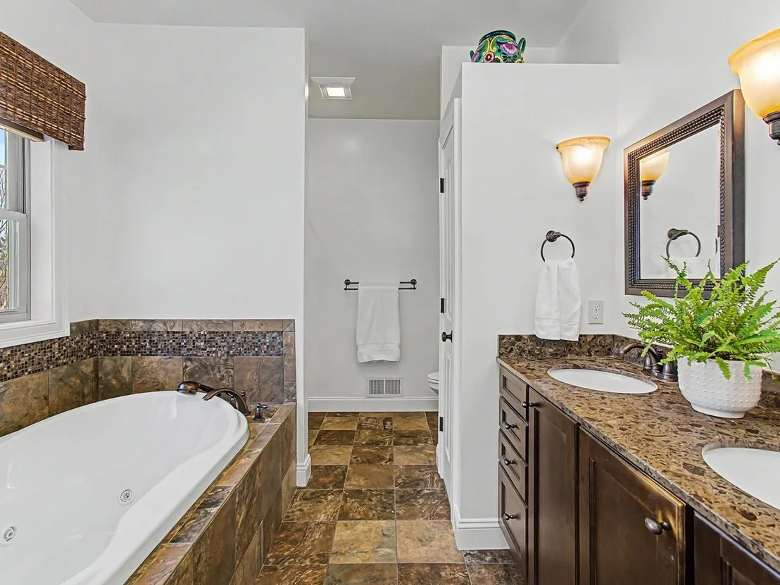 Photo of 232 Colden