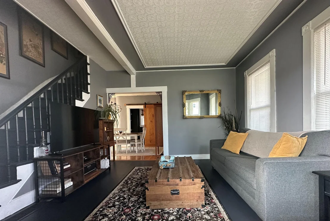Photo of 8 Main