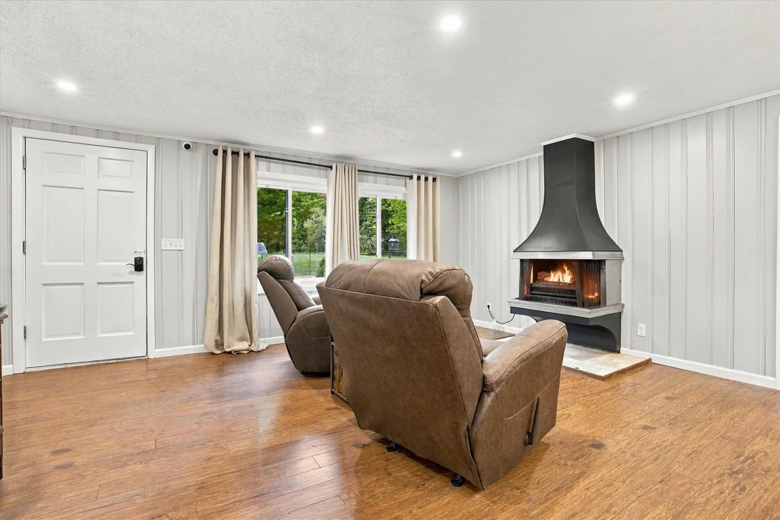 Photo of 13 Rowell