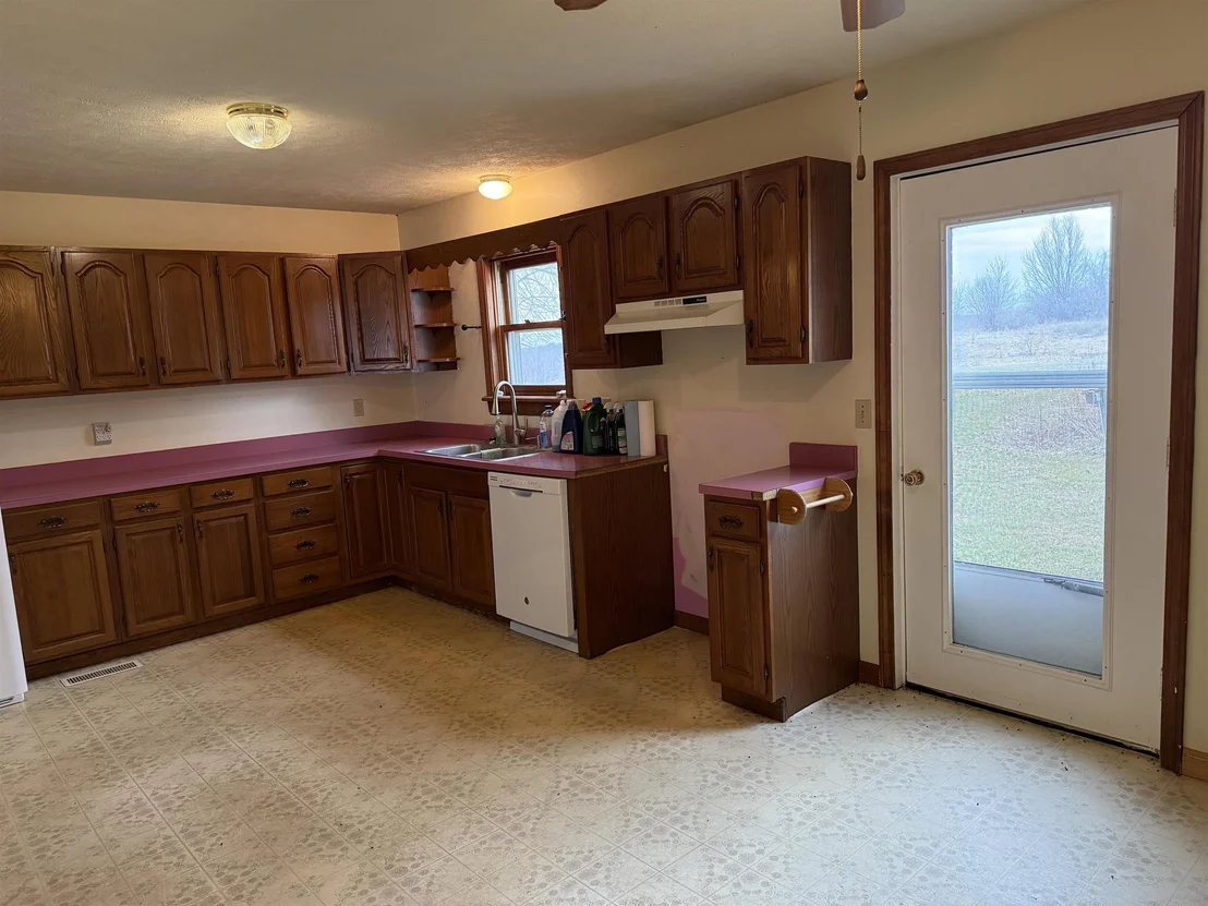 Photo of 2459 Highgate