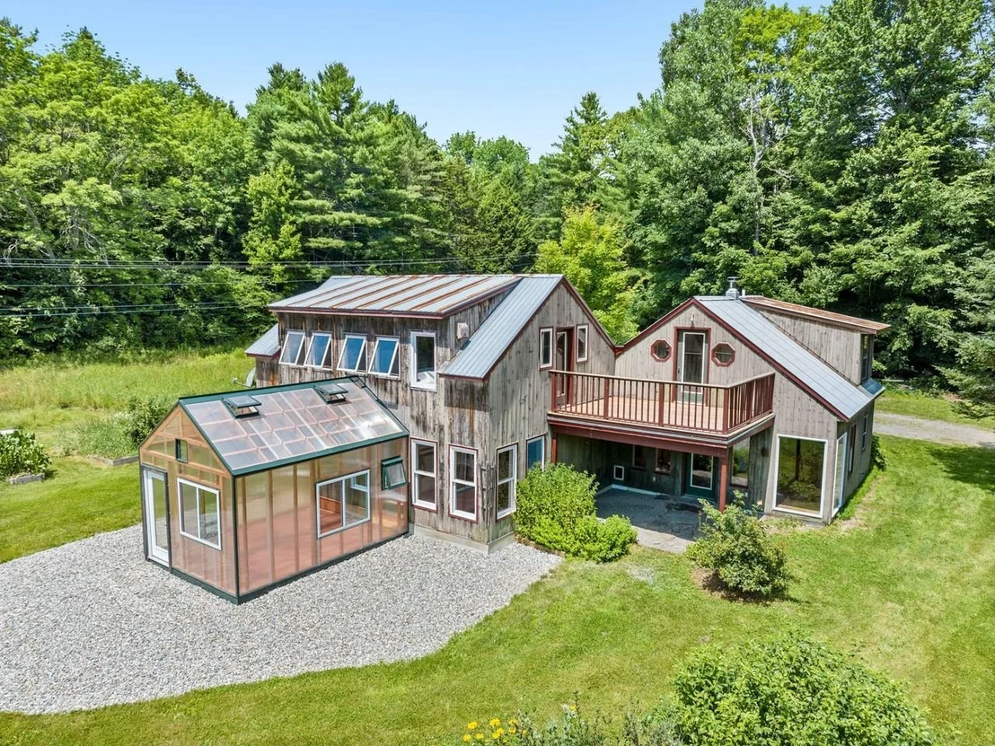 Photo of 663 Guyette