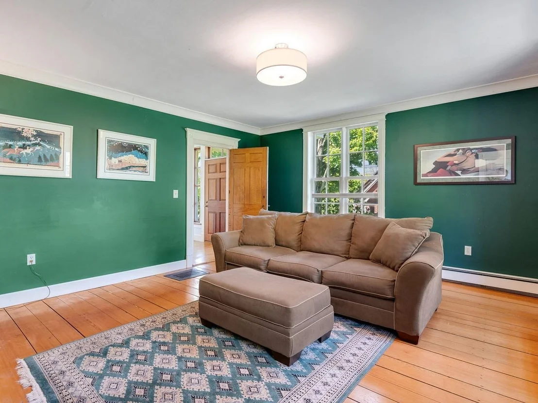 Photo of 609 Common