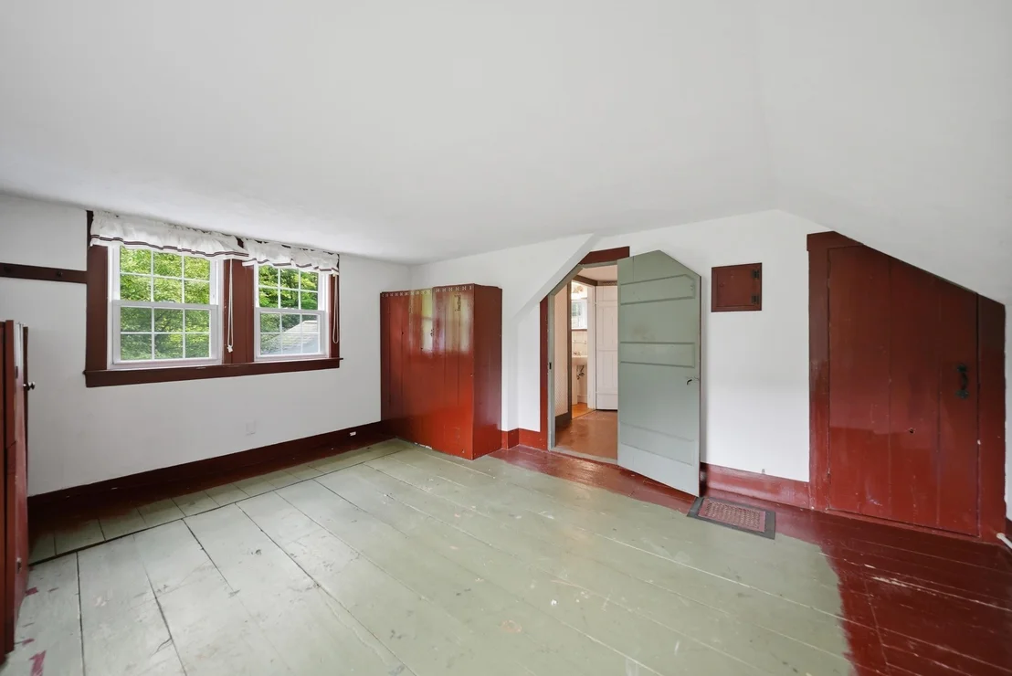 Photo of 60 Old Deerfield