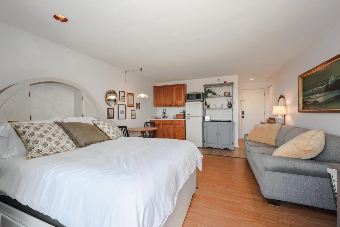Photo of Unit 3E at 415 Ocean