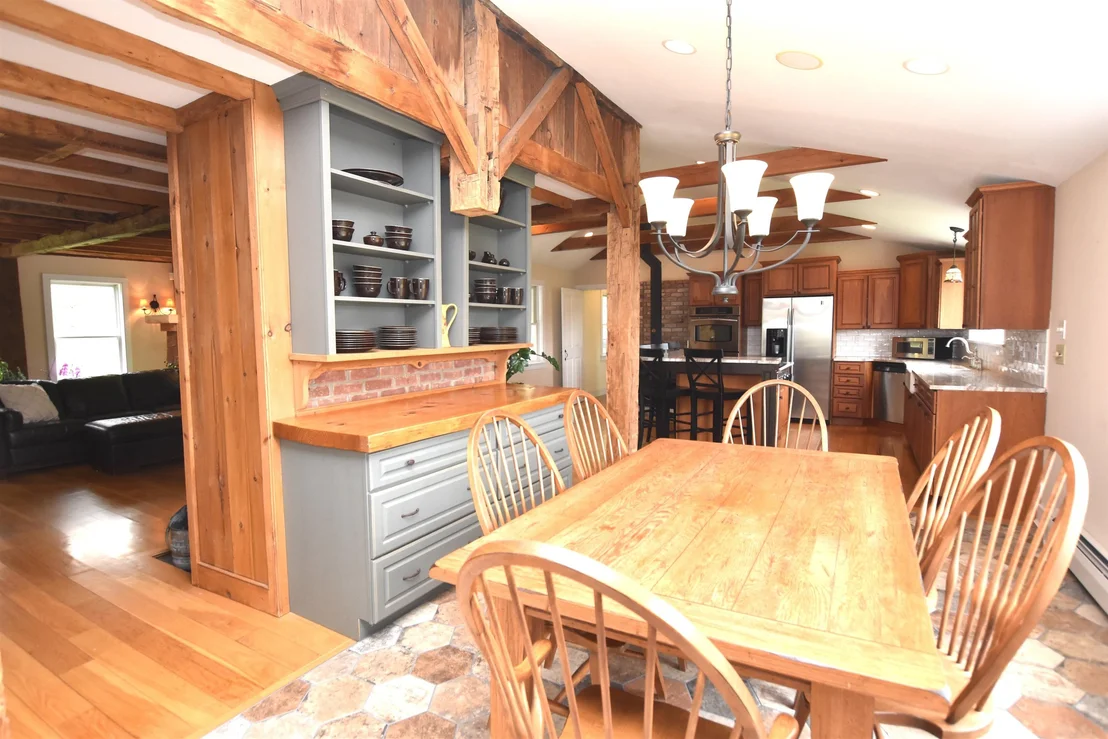 Photo of 3259 West Hill