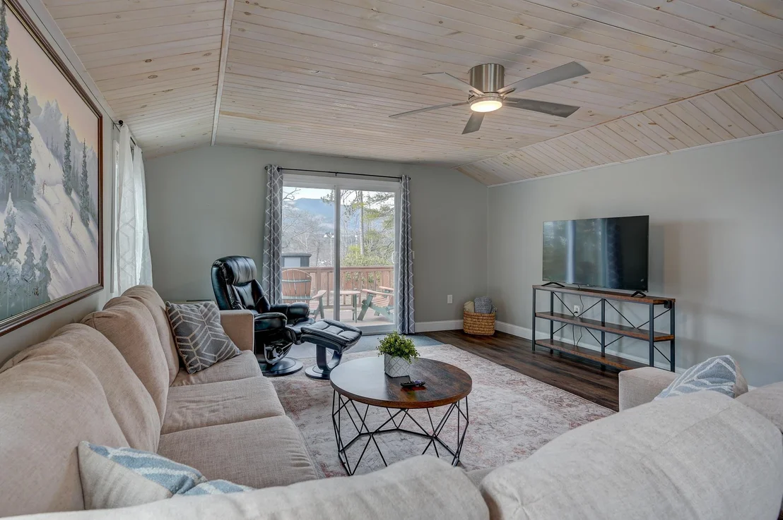 Photo of 8 Champney
