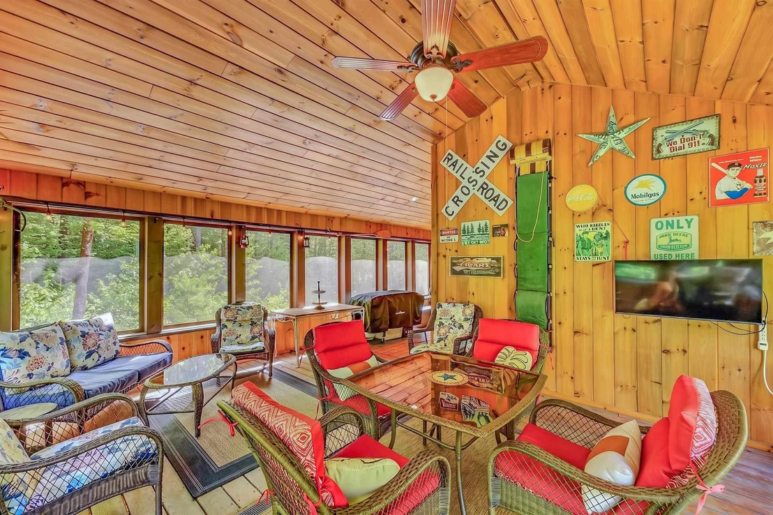 Photo of 1560 Cherry Valley