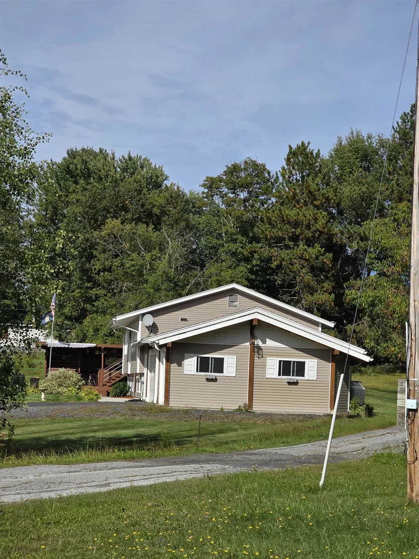 Photo of 6 Meadowcrest