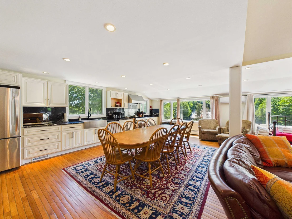 Photo of Unit UNITD at 300 Trailside