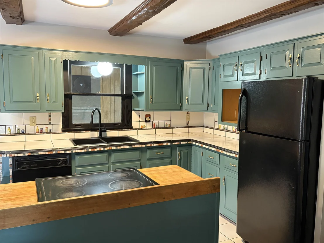Photo of 1250 Braintree Hill