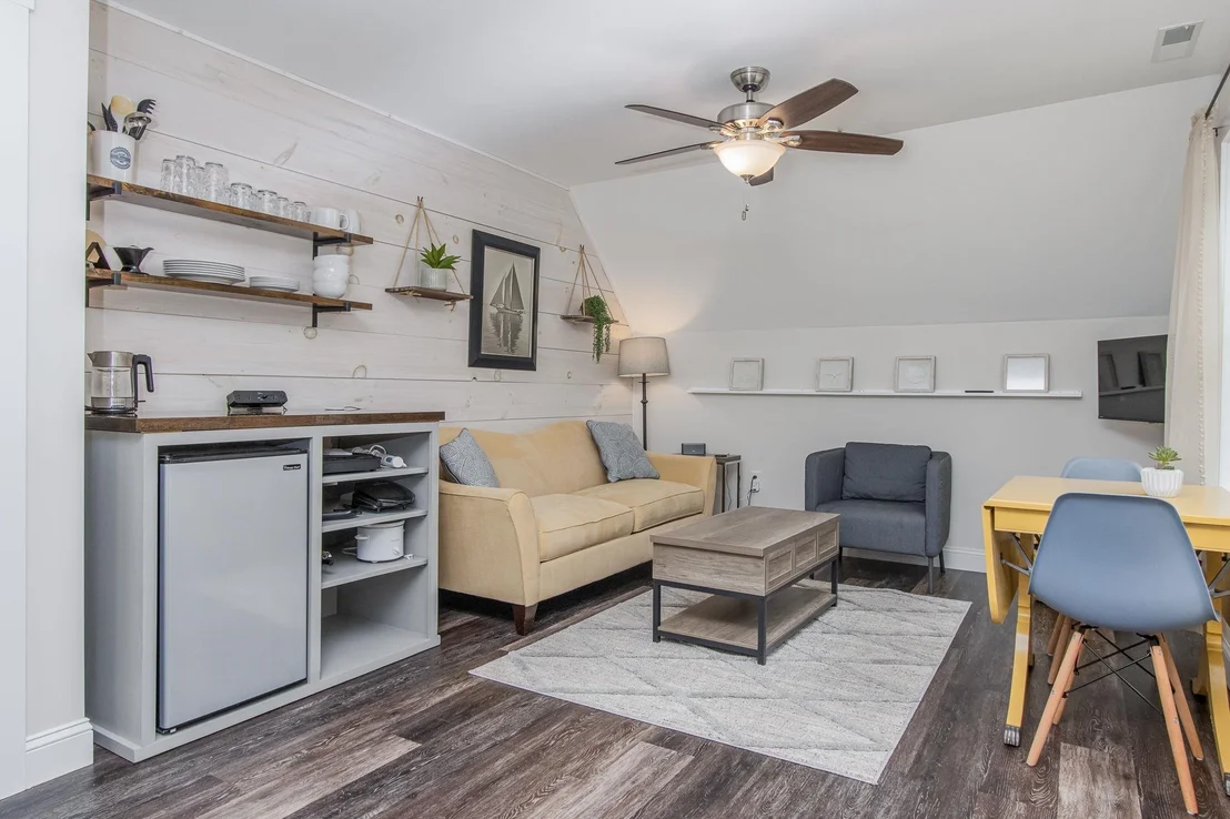 Photo of 325 Mccurdy