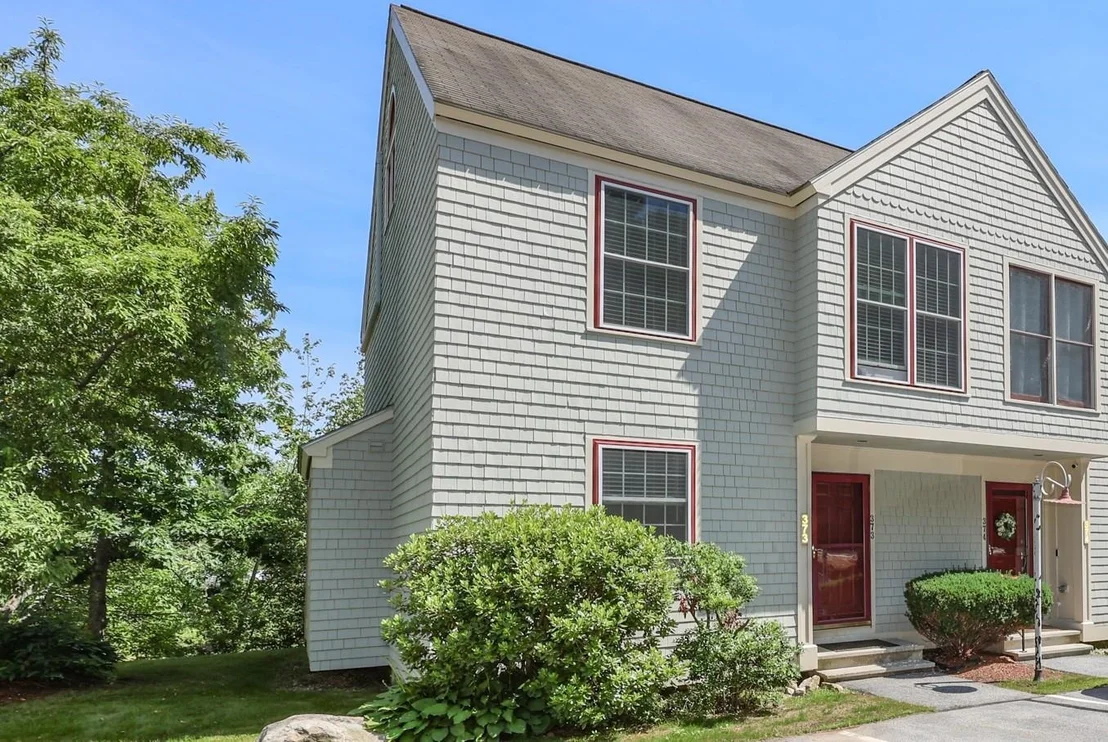 Photo of Unit 373 at 1465 Hooksett