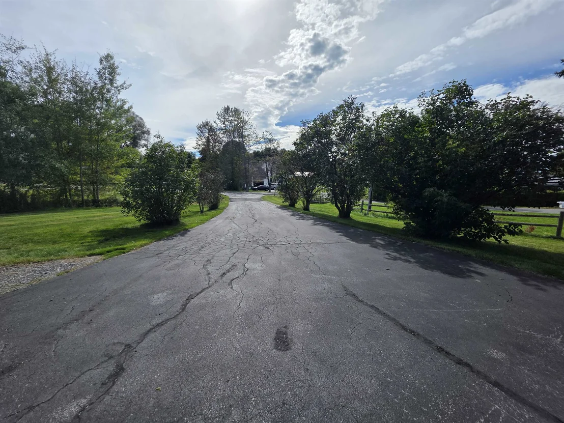 Photo of 6 Meadowcrest