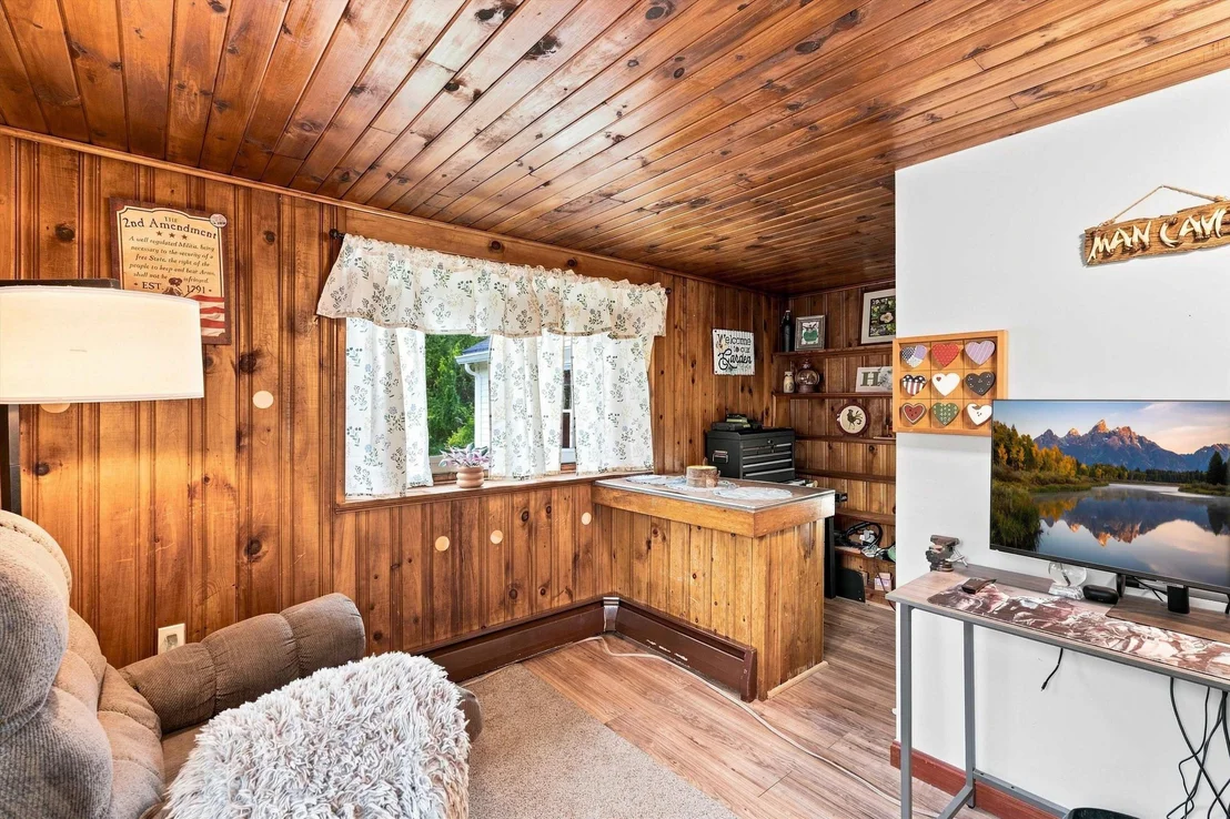 Photo of 33 Beacon Hill