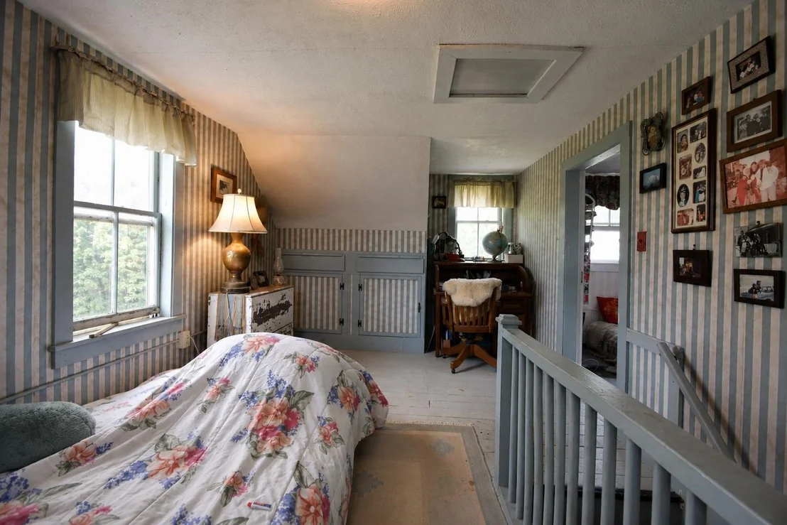 Photo of 2340 Panton
