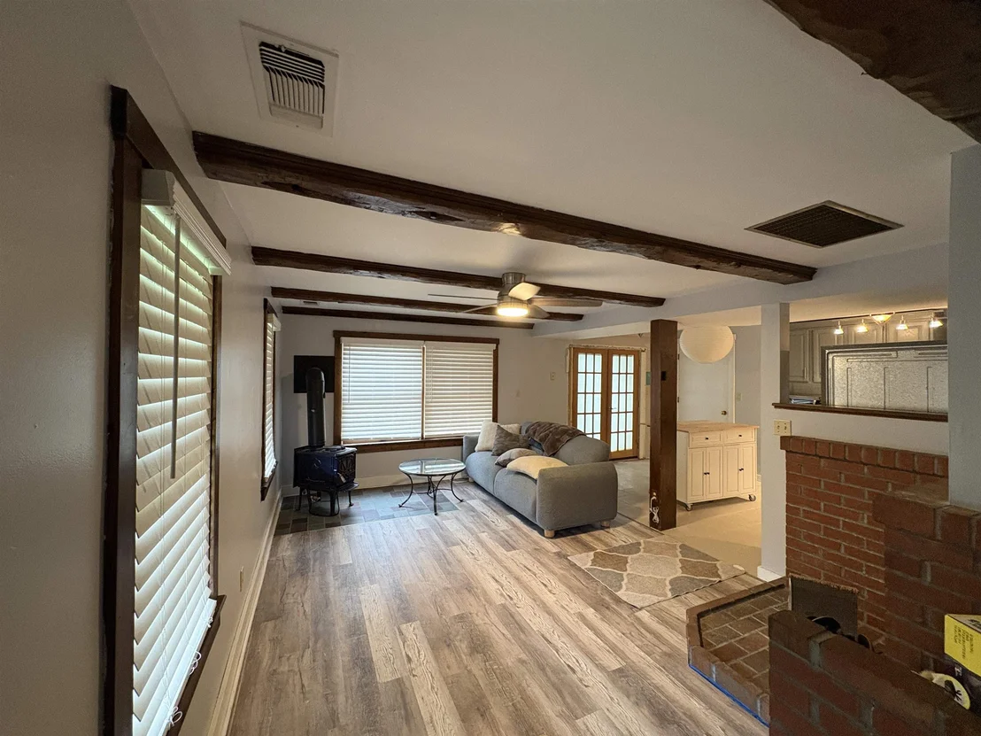 Photo of 1250 Braintree Hill