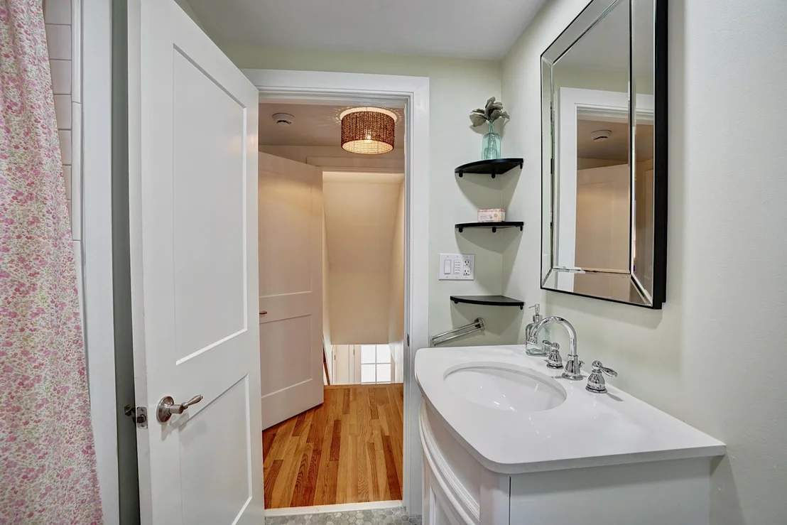 Photo of 354 Wallis