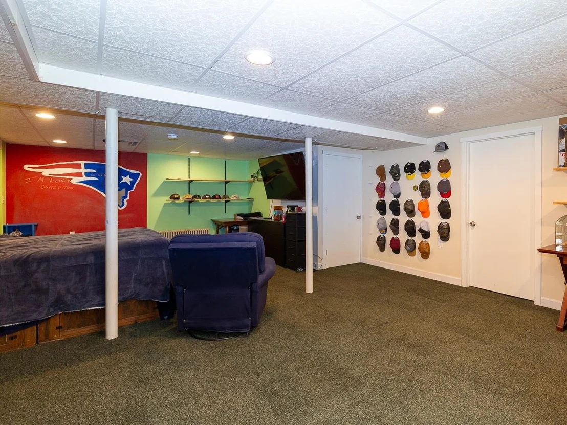 Photo of 8 Laurel