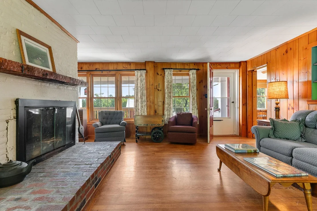 Photo of 373 Perham