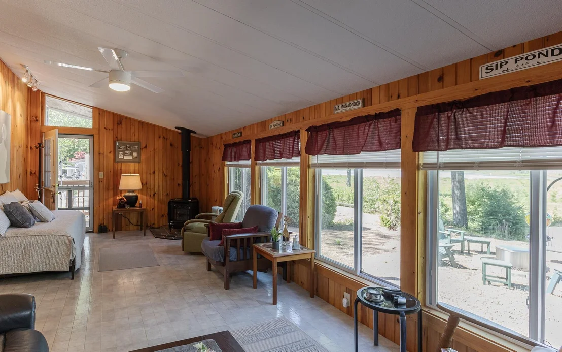 Photo of 18 Lakeside