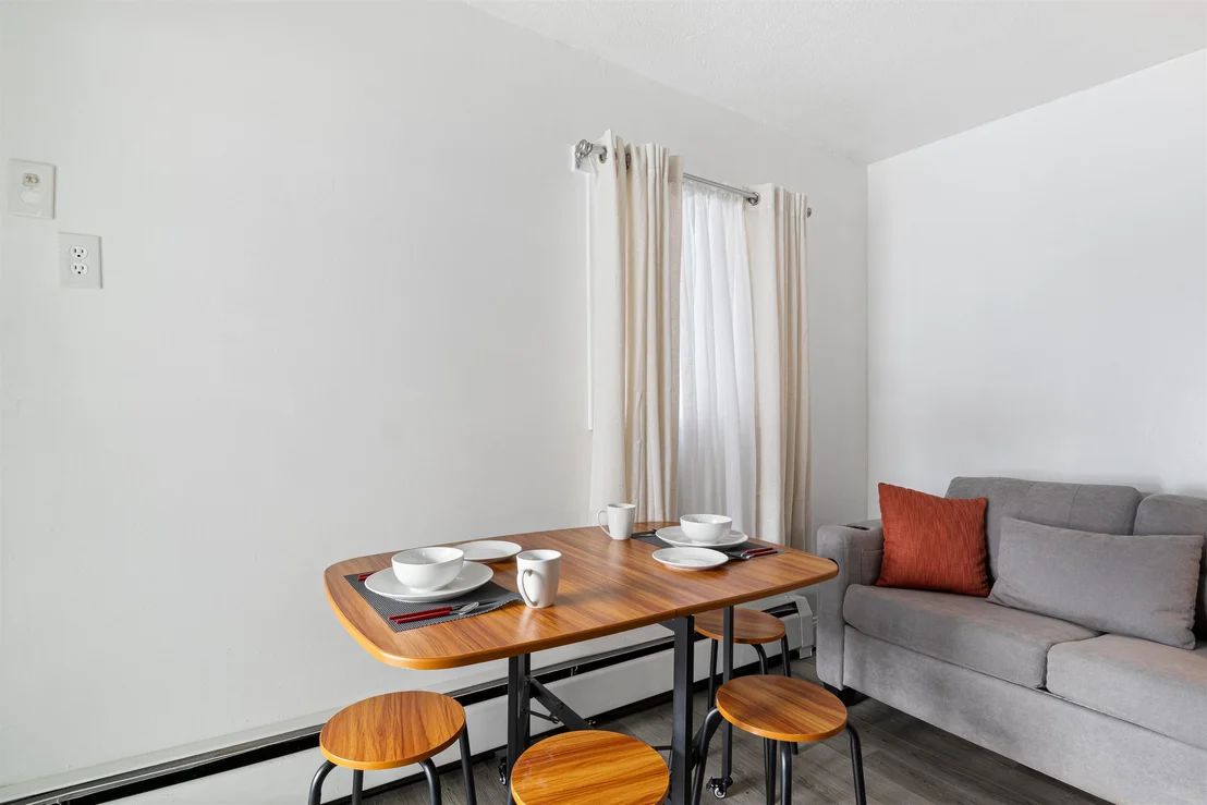 Photo of Unit 11 at 933 Ocean